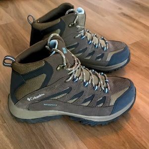 Columbia waterproof omni-grid women's hiking boots Size 8